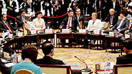 Chinese President Xi Jinping (center) attends an informal dialogue between APEC and ASEAN leaders held in Da Nang, Vietnam, on Nov. 10.