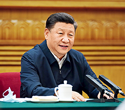 Chinese President Xi Jinping chairs a symposium with entrepreneurs in Beijing on July 21. (JU PENG/XINHUA)