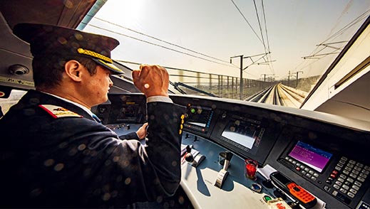 The conductor of a bullet train on the Xi’an-Chengdu High-Speed Railway on December 5, 2017. (SHI JIAMIN)