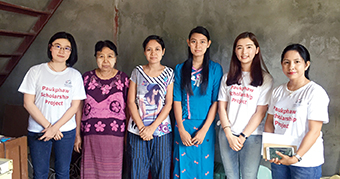 Win Shwe Yee Nyein（third right）and staff of the CFPA Myanmar Office.